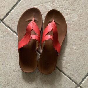 OluKai Women's LALA leather  Sandals size 8